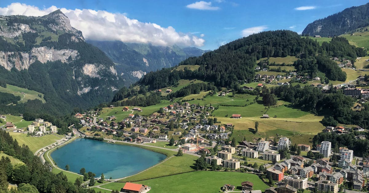 découvrez notre sélection de chalets, des refuges idéaux pour vos escapades en pleine nature. que ce soit pour un week-end d'hiver au coin du feu ou des vacances d'été au bord du lac, nos chalets offrent tout le confort nécessaire pour une expérience inoubliable.