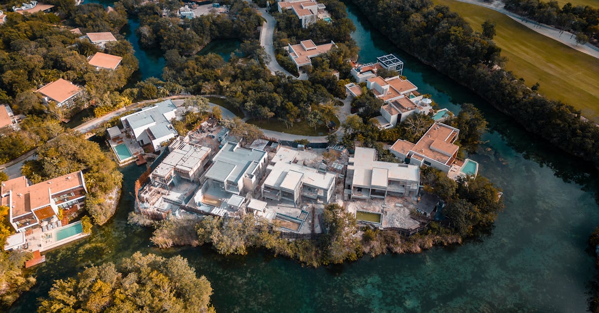 Ontdek onze selectie luxe villa's, met een idyllische omgeving en hoogwaardige voorzieningen voor een onvergetelijke vakantie. Geniet van een exclusieve ontsnapping naar droombestemmingen.
