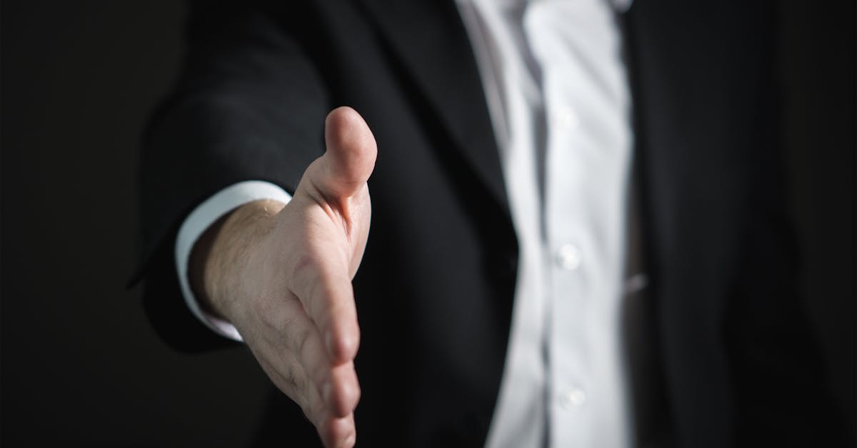 découvrez les stratégies et techniques essentielles pour réussir vos négociations. que ce soit dans un cadre professionnel ou personnel, apprenez à persuader, écouter et atteindre des accords bénéfiques. maîtrisez l'art de la négociation pour optimiser vos relations et résultats.