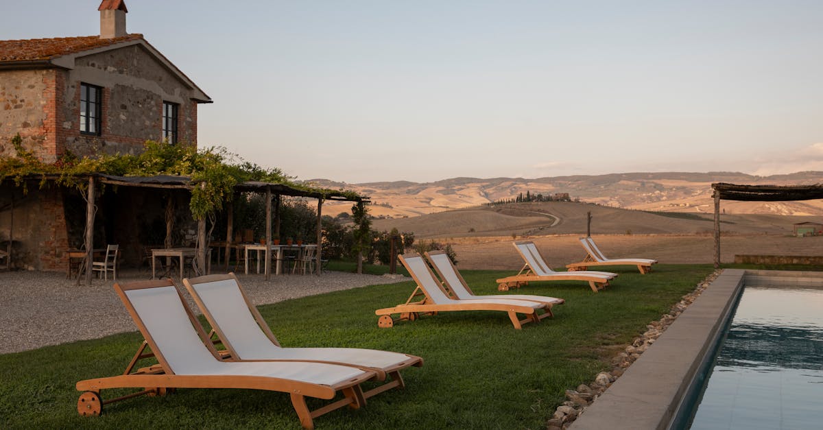 Descubra os aluguéis de temporada ideais para suas escapadas. Seja você uma vila charmosa, um apartamento à beira-mar ou uma cabana na montanha, encontre a acomodação perfeita para desfrutar de momentos inesquecíveis com a família ou amigos.