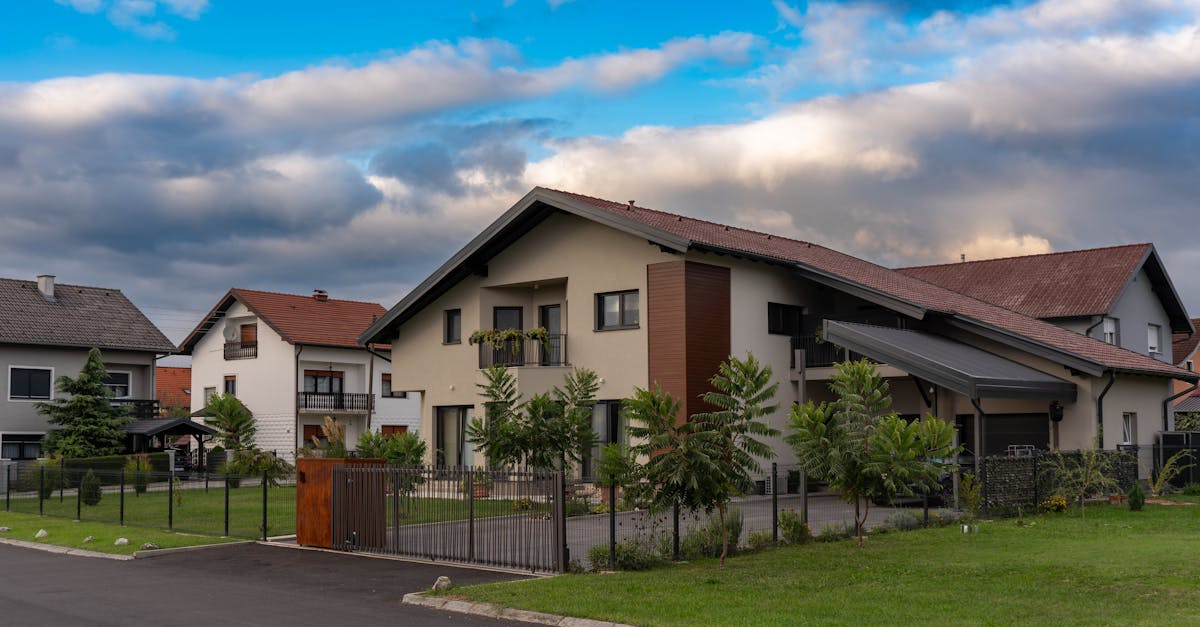 Discover a wide selection of homes for sale, ranging from charming family properties to modern apartments, to make your real estate dream come true. Don't miss the opportunity to find your future home in sought-after neighborhoods.