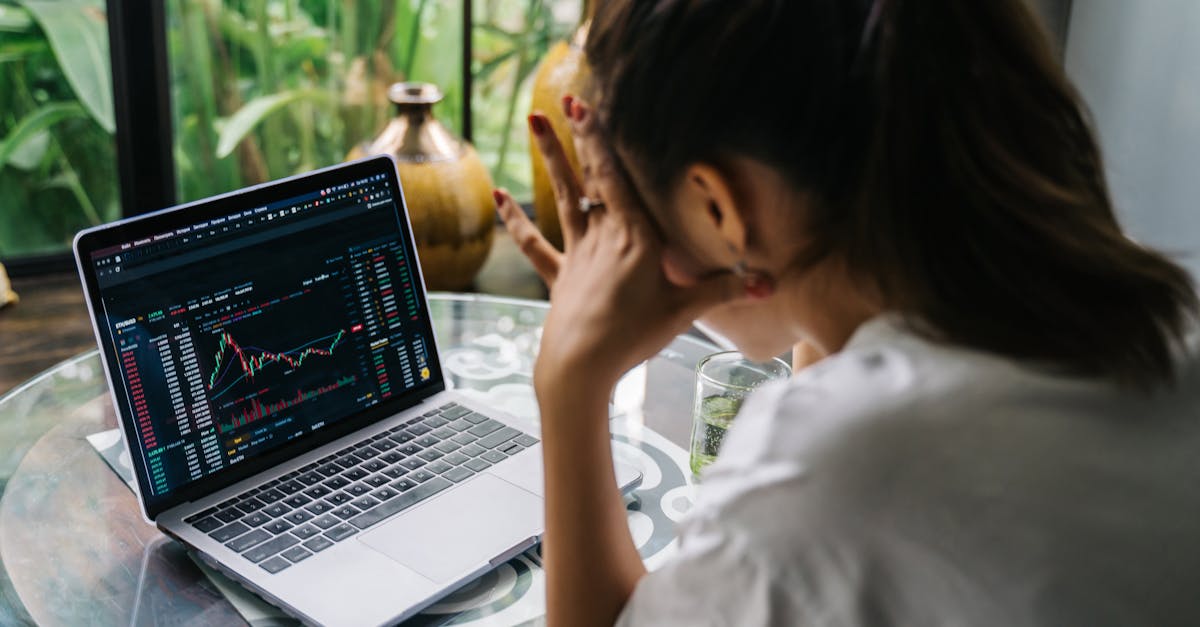 découvrez les différents types de risques d'investissement et apprenez comment les évaluer et les gérer efficacement pour protéger votre capital tout en maximisant vos rendements. informez-vous sur les stratégies d'atténuation des risques pour prendre des décisions d'investissement éclairées.