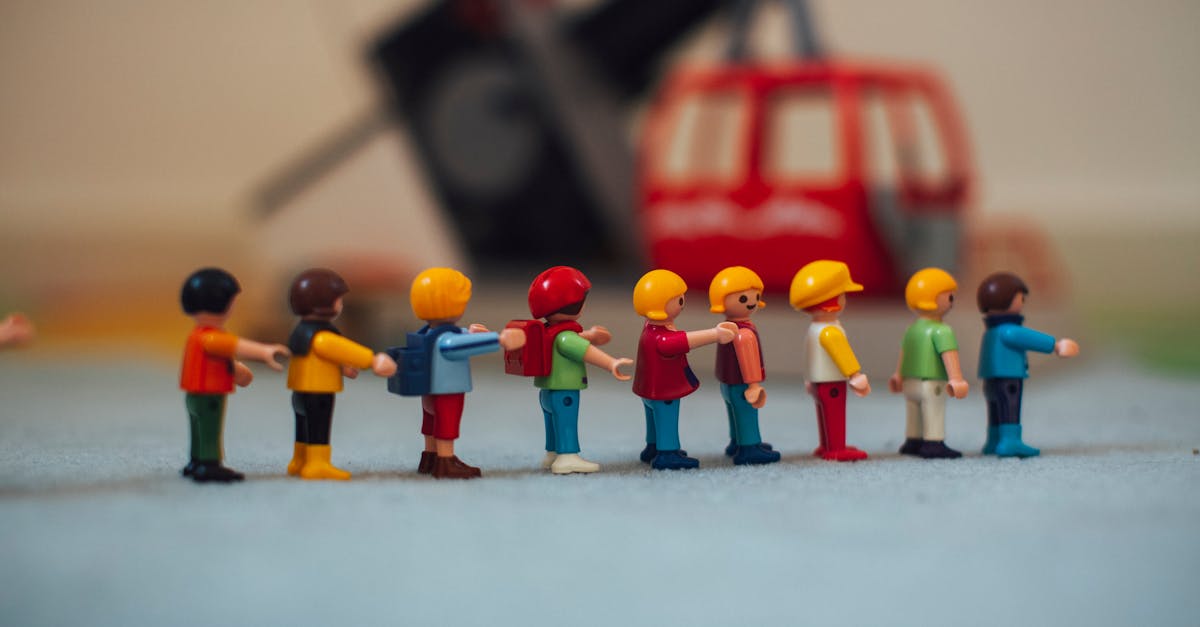 découvrez l'univers ludique de playmobil, avec une vaste gamme de figurines et de sets thématiques qui stimulent l'imagination des enfants. offrez-leur des heures de jeu créatif et d'aventures passionnantes avec ces jouets intemporels.