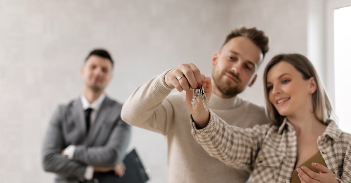 Grandes empresas francesas, como Danone, TotalEnergies e Bouygues, estão atualmente aumentando suas aquisições para fortalecer seu capital estratégico. Sua capacidade de mobilizar recursos financeiros significativos lhes permite desempenhar papéis de liderança neste mercado em rápida transformação. Esses players macroeconômicos, frequentemente apoiados por fundos de investimento ou private equity, estão se destacando por meio de aquisições direcionadas, por exemplo, em saúde ou tecnologia.