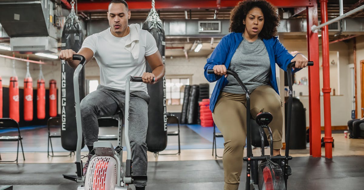 Meer dan ooit transformeert technologie in 2025 de trainingservaring door geavanceerde functies toe te voegen aan hometrainers. Connectiviteit met apps zoals Care of NordicTrack, compatibiliteit met virtuele programma's en de mogelijkheid om prestaties in realtime te volgen, stellen elke gebruiker in staat een optimale conditie te bereiken.