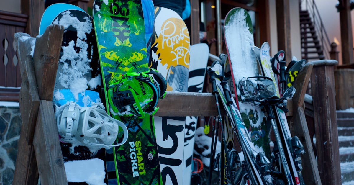 louez votre équipement de ski facilement en ligne ! découvrez des offres de location de skis adaptées à tous les niveaux, à des prix avantageux. profitez pleinement de vos vacances à la montagne grâce à un matériel récent et de qualité.